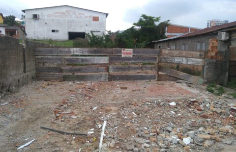 Vendas – Terreno –  Fluminense – Rua Pedro Calero Costa (aos fundos da Igreja Gideões da Fé)