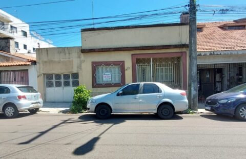 Vendas Centro rua Duque de Caxias (em frente à 19° Coordenadoria de Educação)